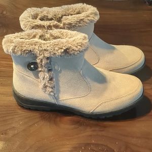 Khombu women's 10 boots NWOT